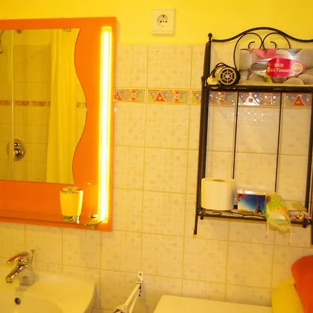 Apartment Bors